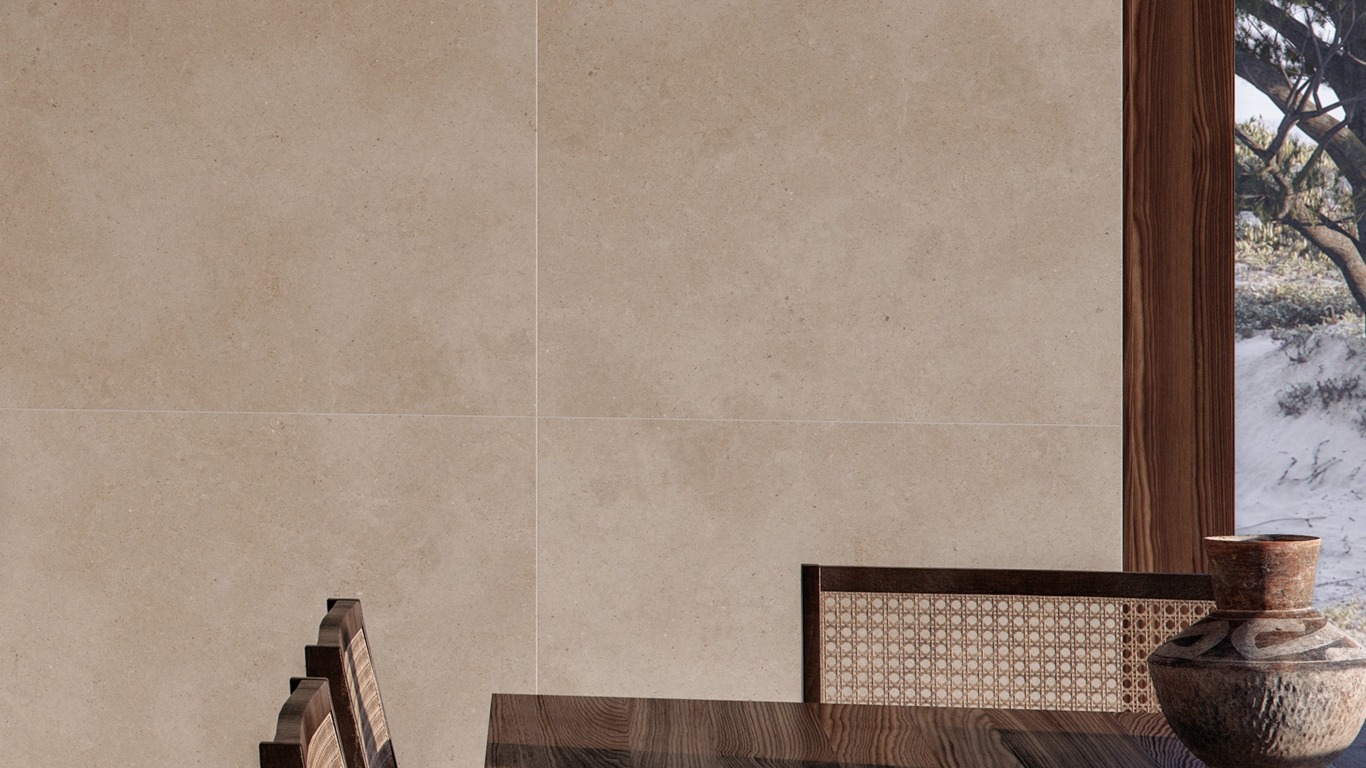 Parede revestida em porcelanato Ecoliving com vista para o pinhal